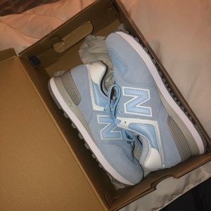 Women’s Baby Blue New Balance 574v2
